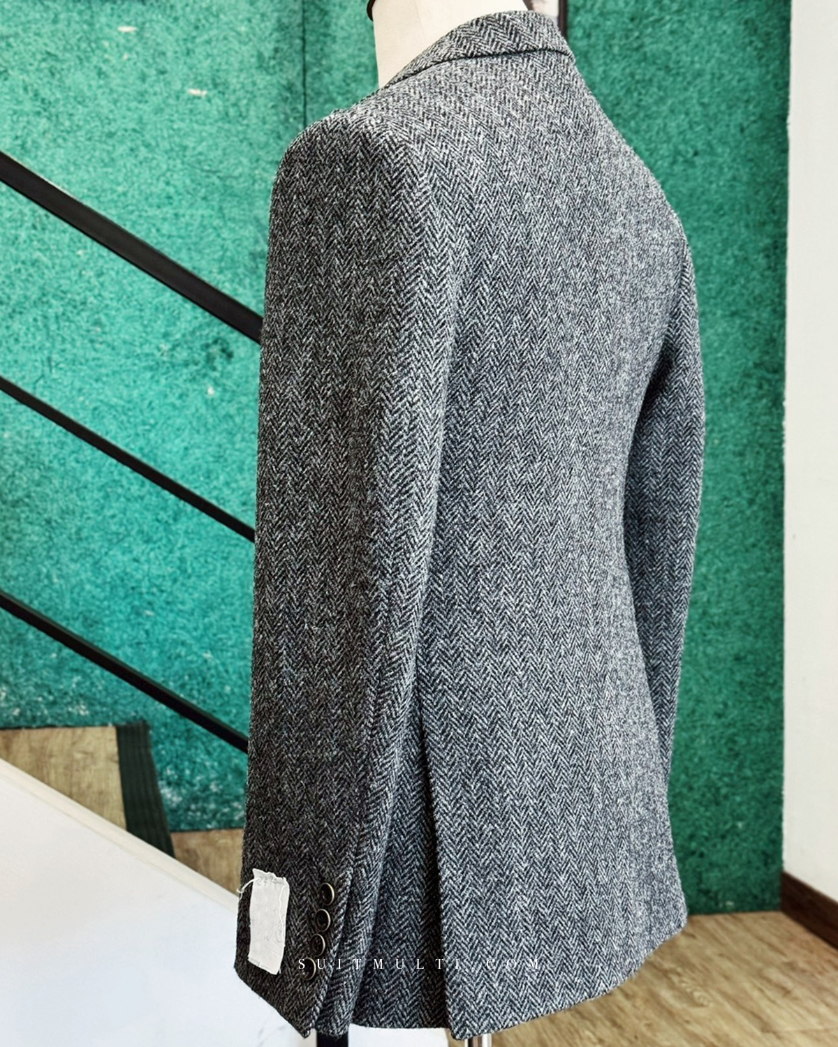 來自蘇格蘭的Harris Tweed ,稀有頂級紡織布料。