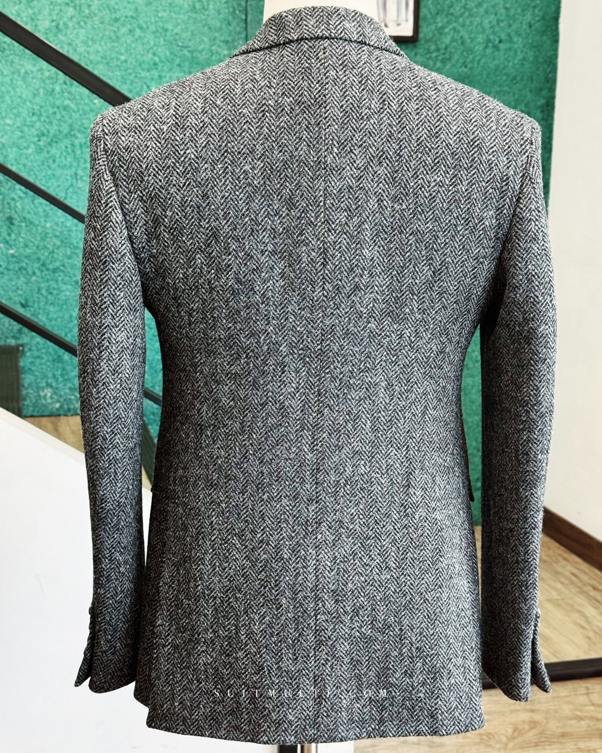 來自蘇格蘭的Harris Tweed ,稀有頂級紡織布料。